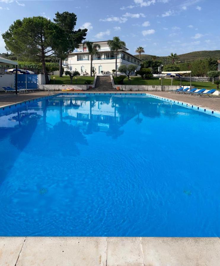 אגרופולי Hotel La Tombola מראה חיצוני תמונה