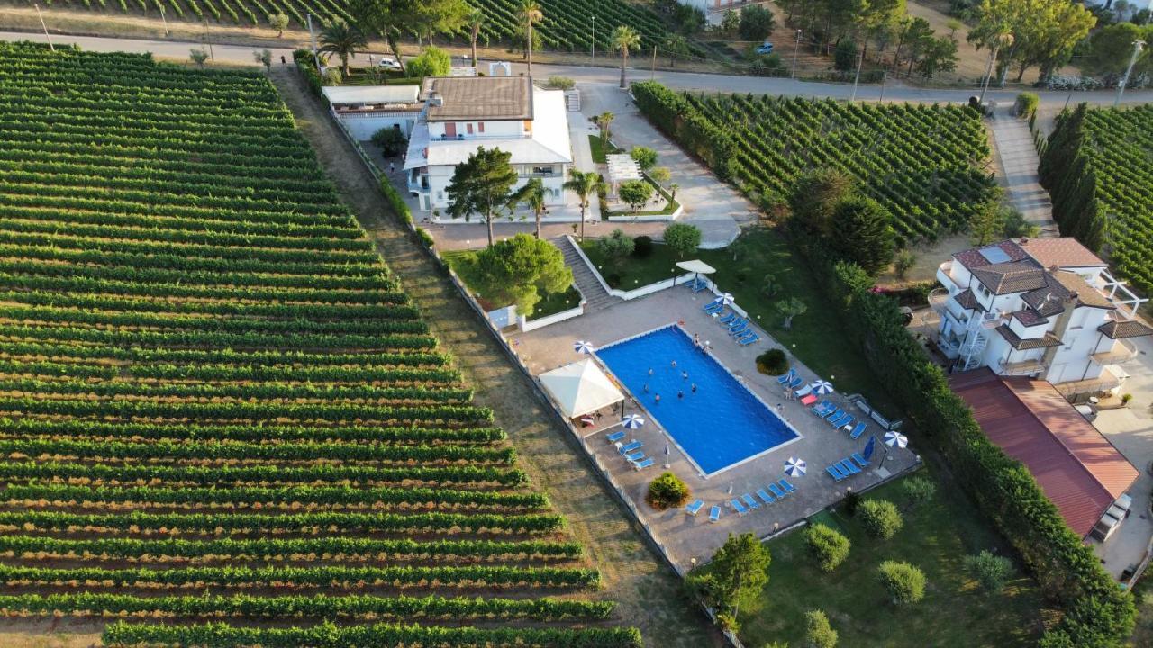 אגרופולי Hotel La Tombola מראה חיצוני תמונה