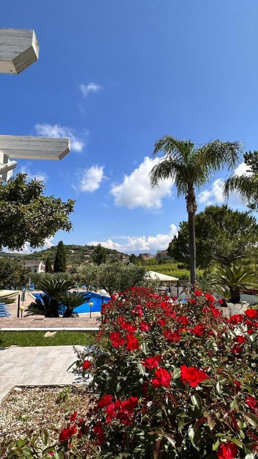 אגרופולי Hotel La Tombola מראה חיצוני תמונה