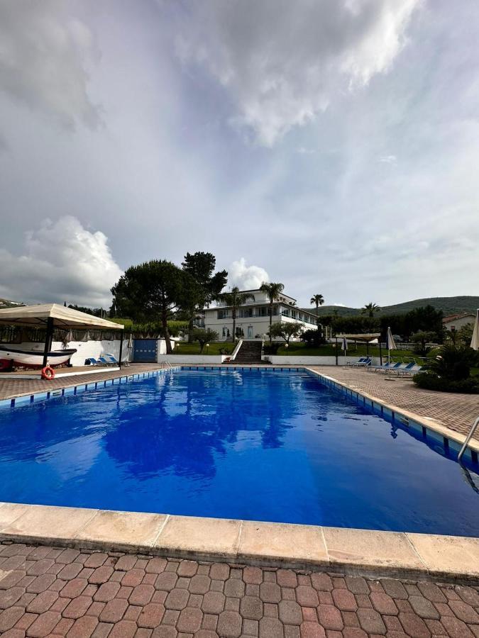 אגרופולי Hotel La Tombola מראה חיצוני תמונה
