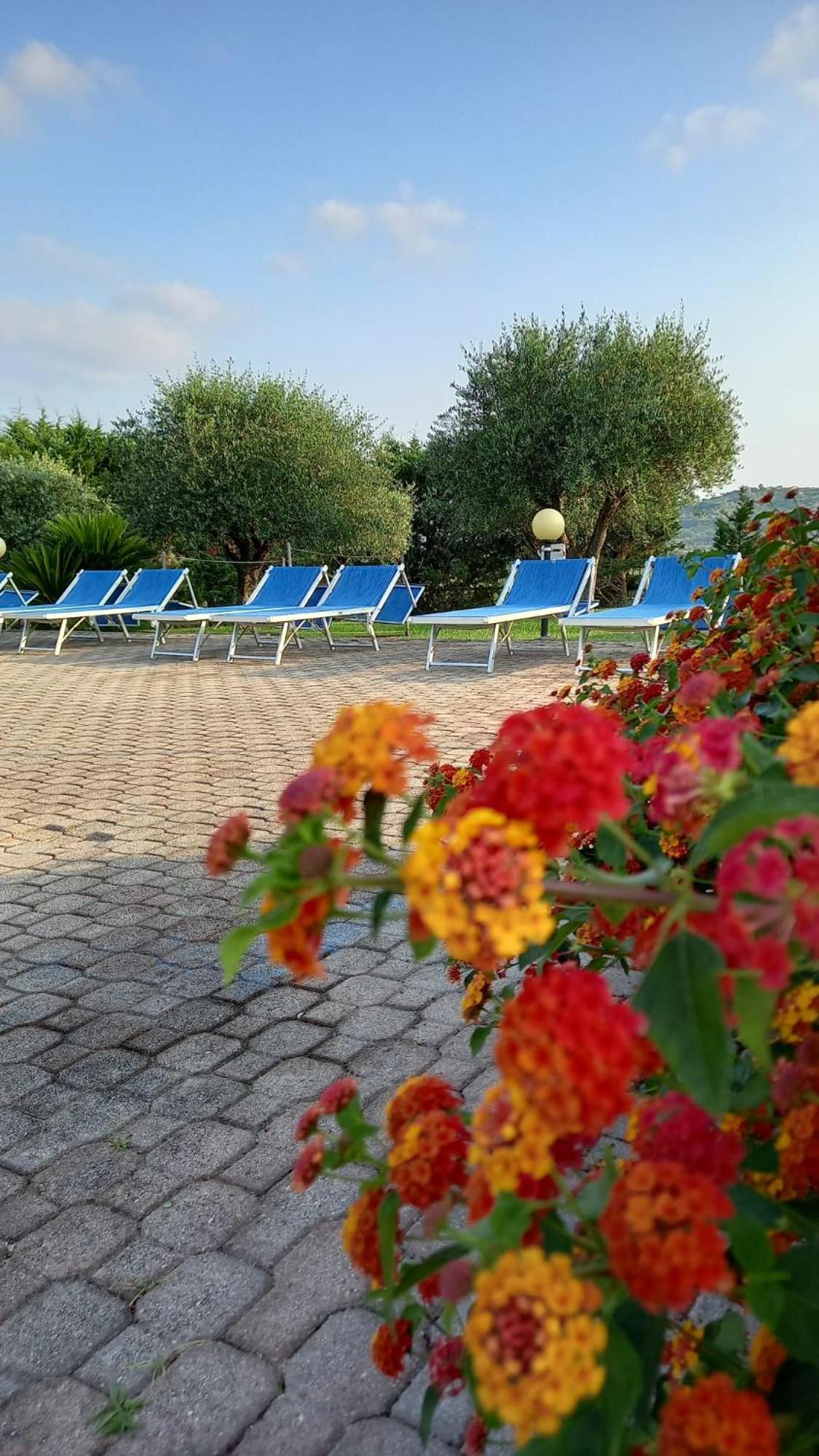 אגרופולי Hotel La Tombola מראה חיצוני תמונה