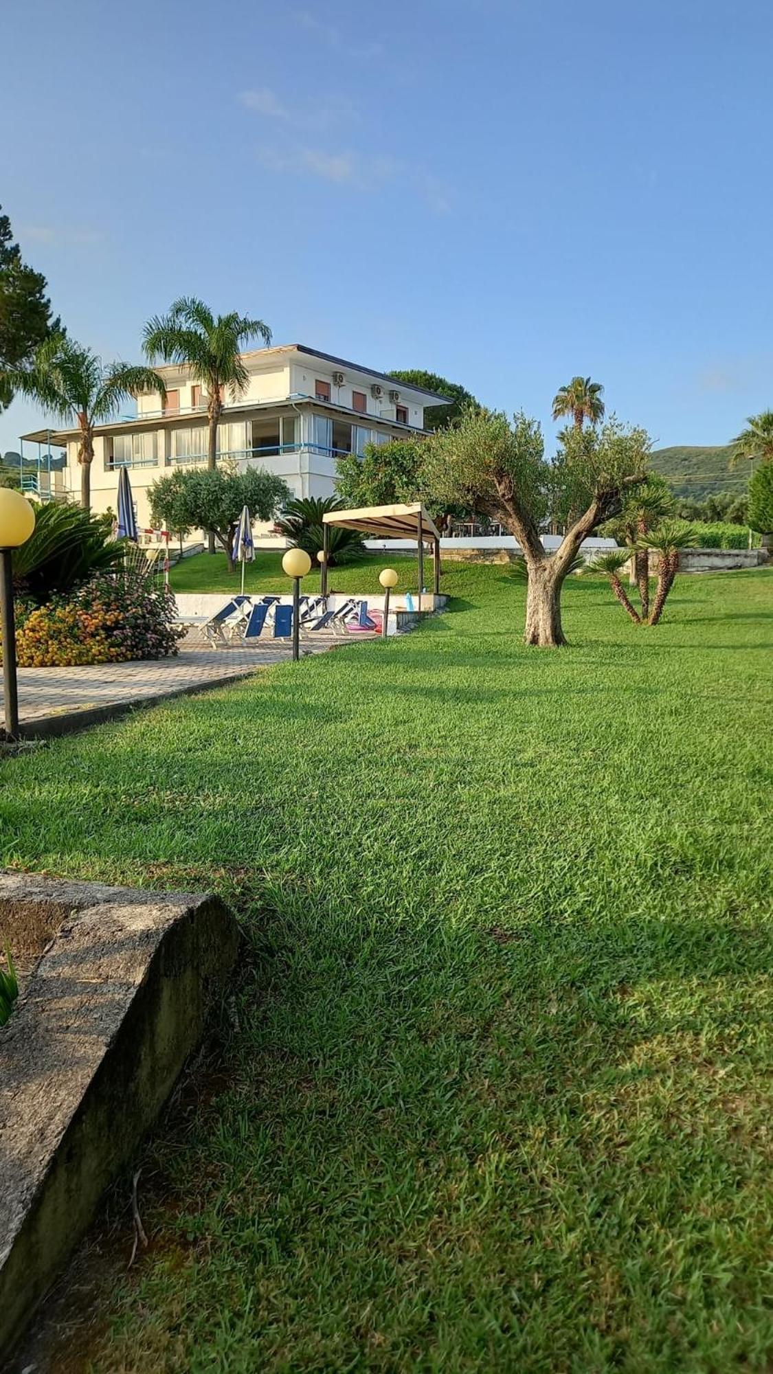 אגרופולי Hotel La Tombola מראה חיצוני תמונה