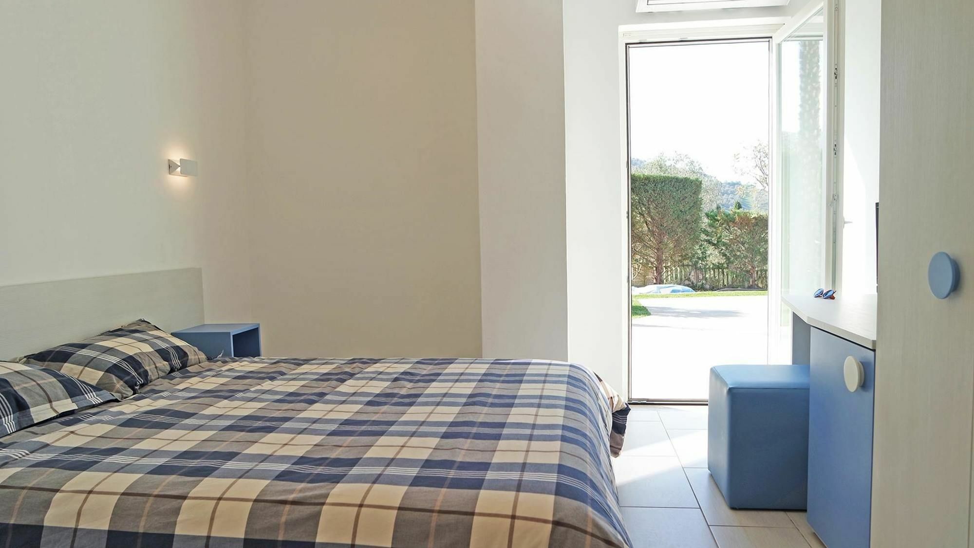 אגרופולי Hotel La Tombola מראה חיצוני תמונה